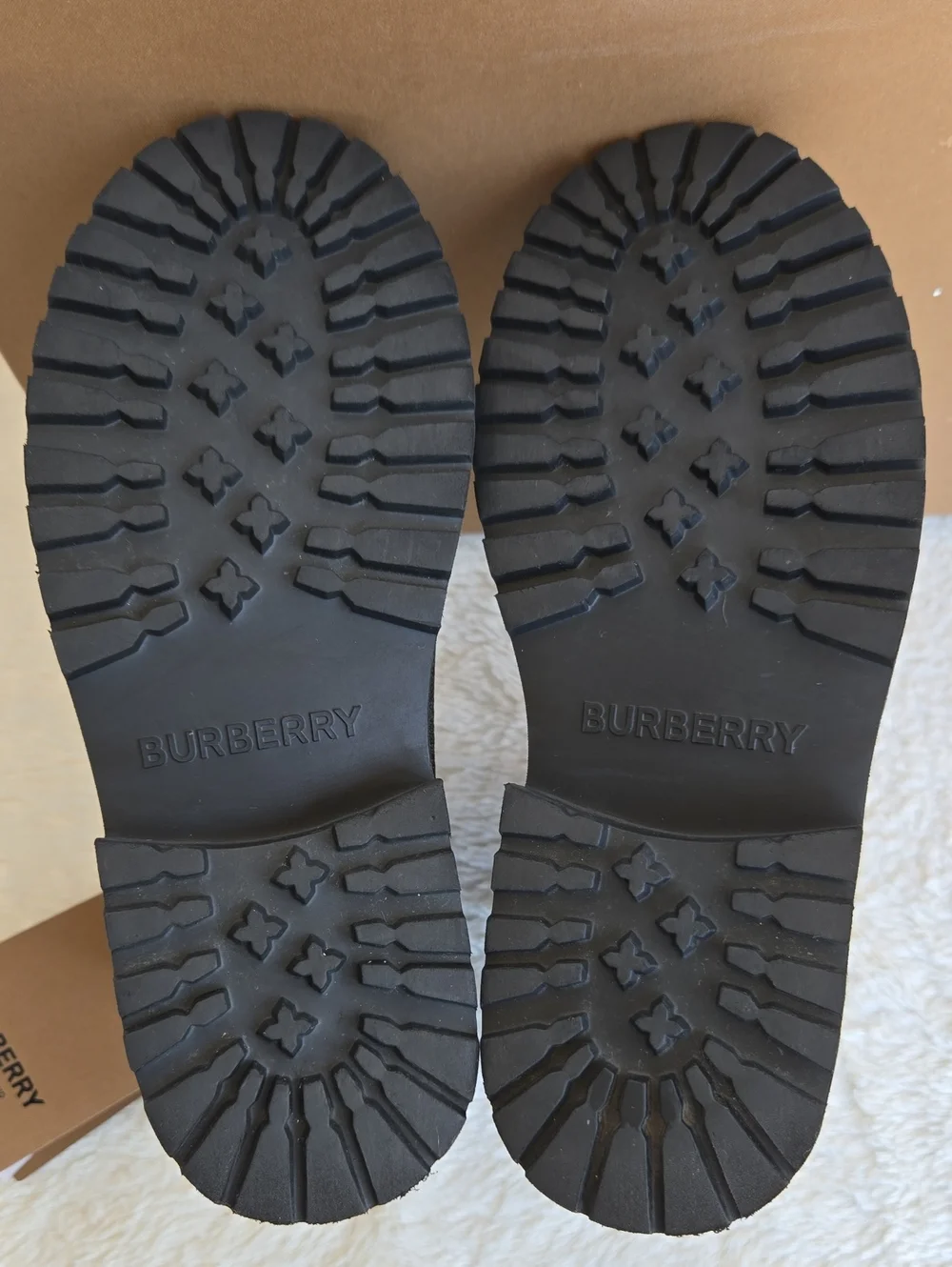 NWT Burberry Kids Vintage Check Detail Leather Chelsea Boots Black EU 32/ US 1 Y